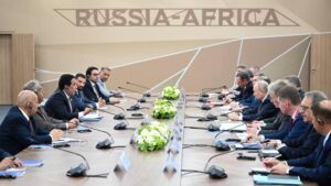 Des dirigeants africains discutent avec Poutine de la crise russo-ukrainienne