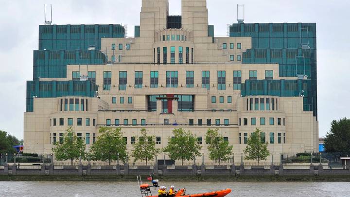 Le renseignement britannique appelle les Russes à devenir espions pour Londres