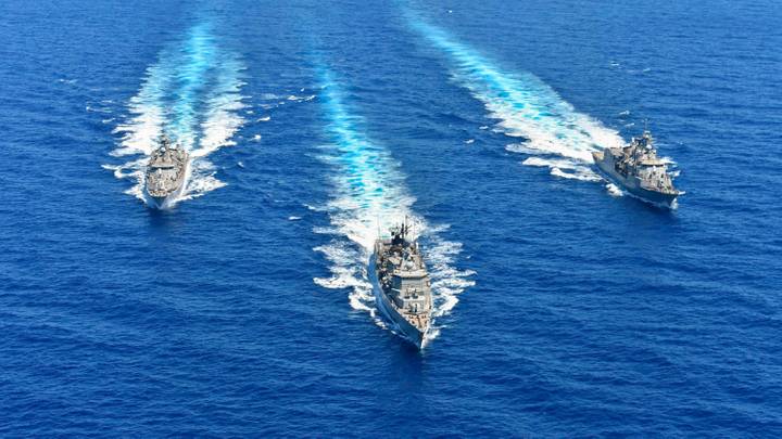 La Russie mène des exercices militaires avec des tirs de missiles en mer Noire