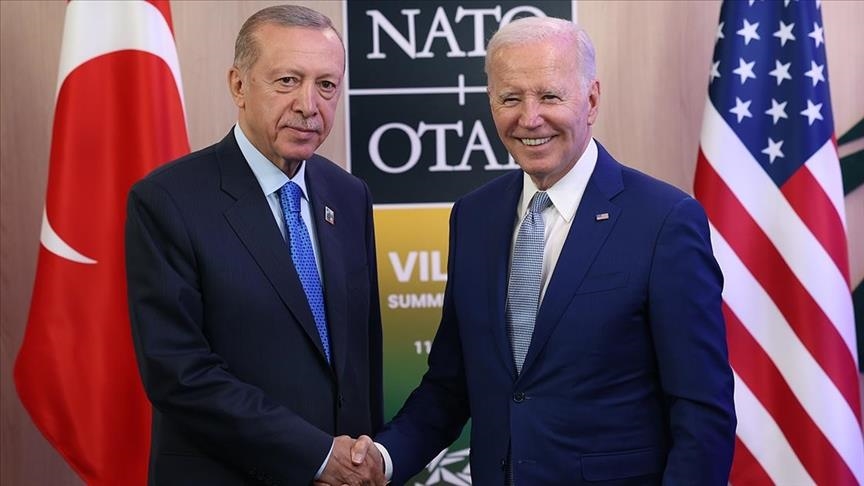 Erdogan et Biden échangent sur les défis mondiaux en marge du sommet de l'OTAN