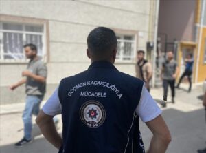 Türkiye: Enquête administrative concernant l'intervention de la police contre des migrants irréguliers à Istanbul