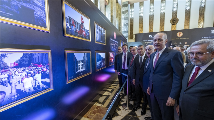 Ankara: Au Parlement turc, une exposition de photographies immortalisant le coup d'État déjoué du 15 juillet 2016