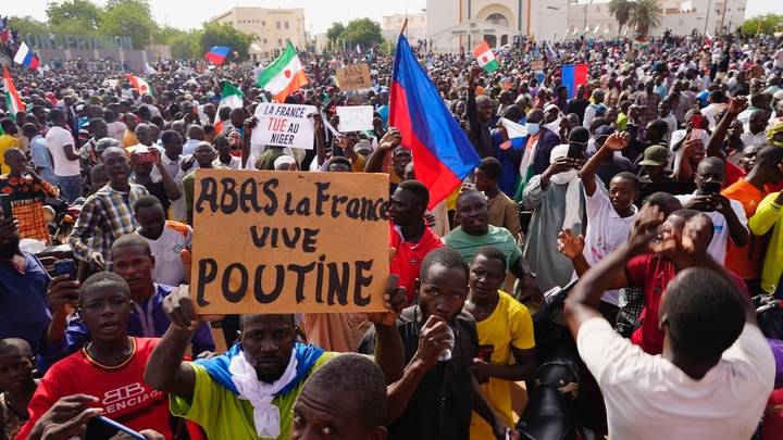 Niger: la France appuie le plan d'intervention de la Cédéao
