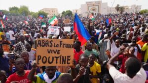Crise au Niger: réunion militaire ouest-africaine, Poutine et Goïta pour une résolution pacifique