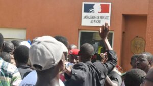 Niger: la France a été sollicitée pour libérer le président Mohamed Bazoum dès le début