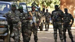 Niger: la diplomatie prend le relai, les putschistes rejettent les propositions américaines