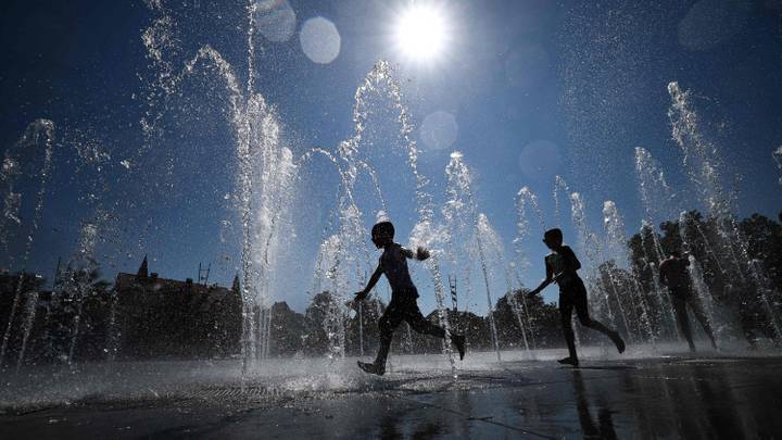 Canicule: la France suffoque avec 50 départements en vigilance orange