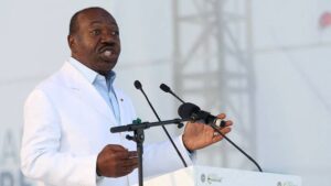Présidentielle au Gabon: le gouvernement instaure un couvre-feu, suspend l'accès à internet