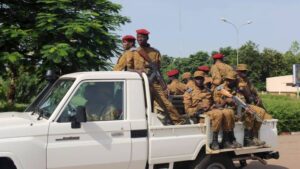 Le Burkina Faso approuve le déploiement de troupes au Niger