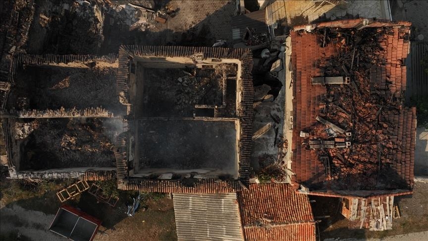 Türkiye : deux villages touchés par les feux de forêt à Çanakkale filmés par drone