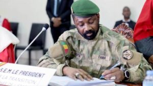 Mali : les militaires annoncent le report la présidentielle prévue en février 2024