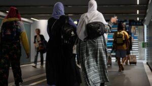 Interdiction de l’abaya: une plainte déposée contre la France devant l’ONU