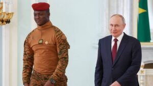 Le Burkina a discuté avec la Russie d'une possible coopération militaire