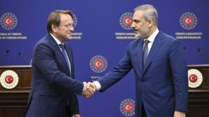 Ankara exhorte l'UE à montrer davantage de volonté et de courage dans l'amélioration des relations