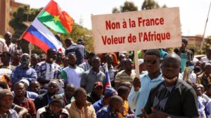 Le Burkina Faso expulse l'attaché de défense français
