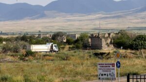 Le cessez-le-feu tient bon au Karabakh, les pourparlers se poursuivent