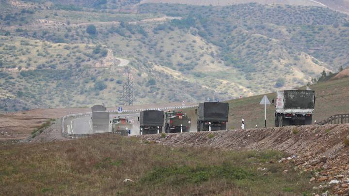 Karabakh: les séparatistes rendent des armes et négocient un retrait