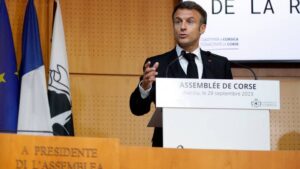 Macron propose une autonomie à la Corse