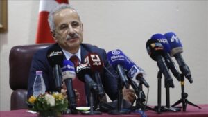 Le ministre turc des Transports et de l’Infrastructure Uraloglu a visité les lieux symboliques de l’Algérie