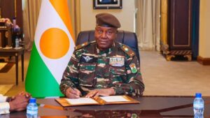 Niger: le régime envisage de "futures relations avec la France"