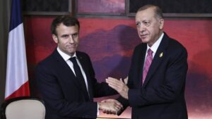 Erdogan à Macron : “Les pays occidentaux devraient prendre des mesures pour calmer les tensions”