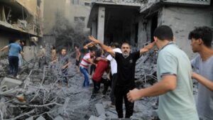 Gaza: Le nombre de morts palestiniens monte en flèche, Israël se prépare à une longue offensive