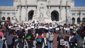 États-Unis: la police arrête 49 manifestants juifs réclamant un cessez-le-feu à Gaza