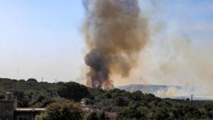 L’armée israélienne tire des obus incendiaires sur des villages du Sud-Liban pendant la nuit