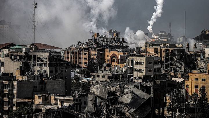Pour le 36e jour consécutif, l'armée israélienne continue de bombarder Gaza
