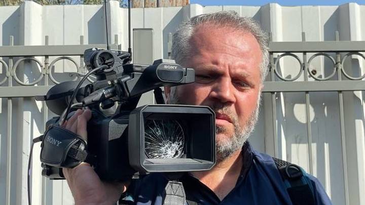 La police israélienne agresse des journalistes turcs et casse leur caméra avec une arme
