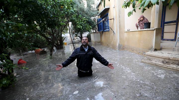 "L’eau de pluie appartient à Israël": quand l’occupation confisque l’eau des Palestiniens