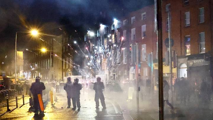 Scènes de chaos à Dublin: des évènements inédits depuis "des décennies"