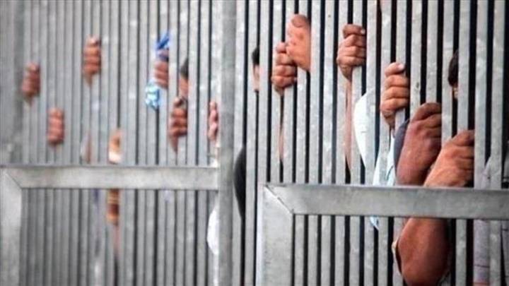 Fouilles à nu et humiliations... une Palestinienne témoigne de l'horreur des prisons israéliennes