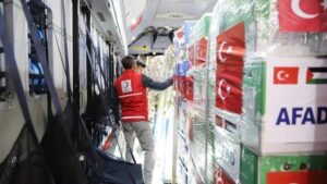 Un avion militaire turc transporte 8 tonnes d'aide médicale pour Gaza