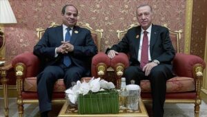 Le président turc Erdogan rencontre son homologue égyptien Abdel Fattah al-Sissi à Riyad